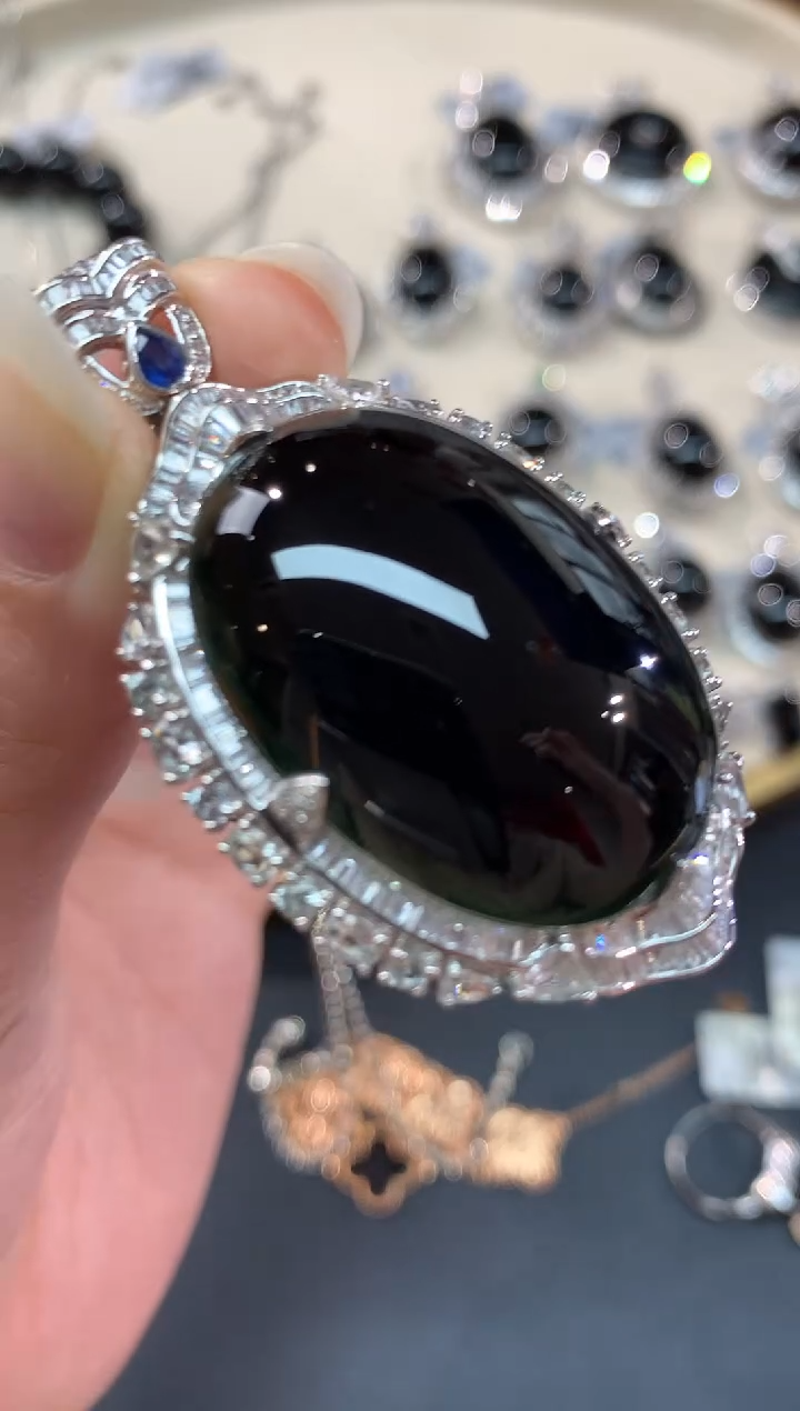 【闪购商品】翡翠吊坠(不含链)18K金镶嵌A373|98000