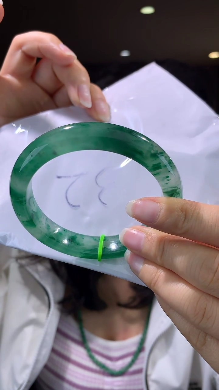 【闪购商品】石英质玉手镯未镶嵌拍一发一