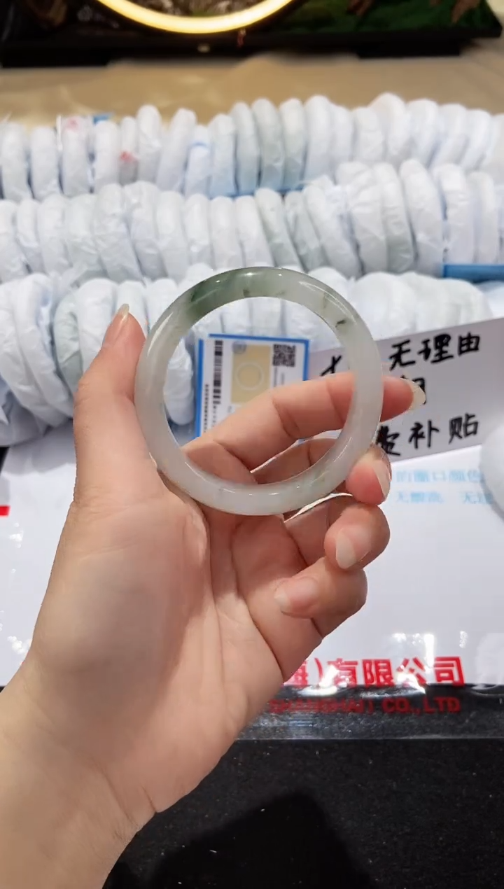 【闪购商品】石英质玉手镯未镶嵌122-52