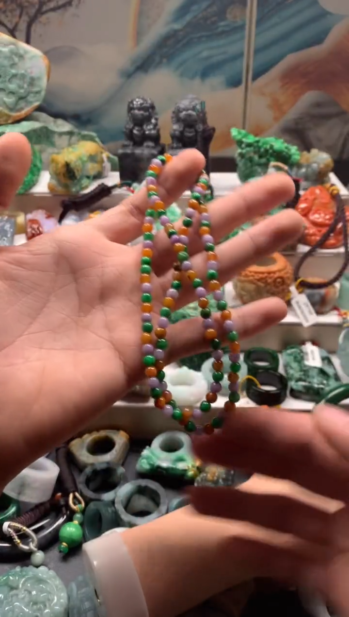 颈饰18K金镶嵌翡翠缅甸翡翠