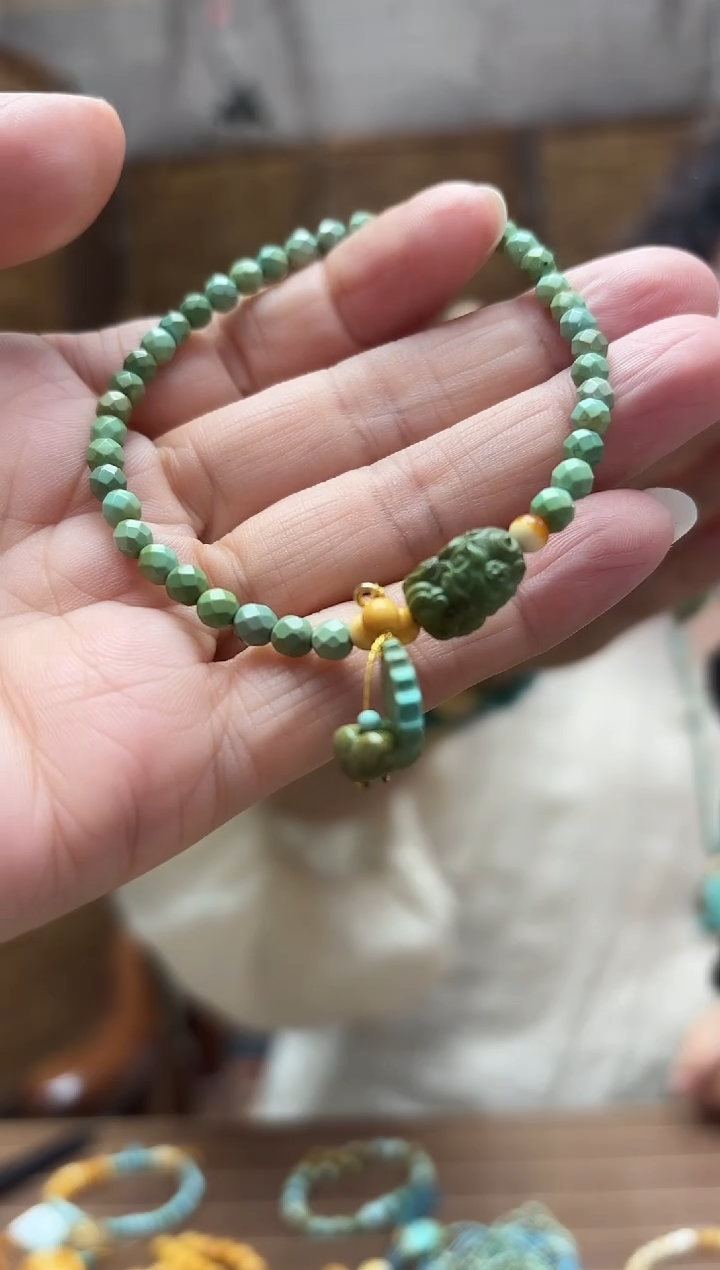 未镶嵌绿松石颈饰发一件设计款