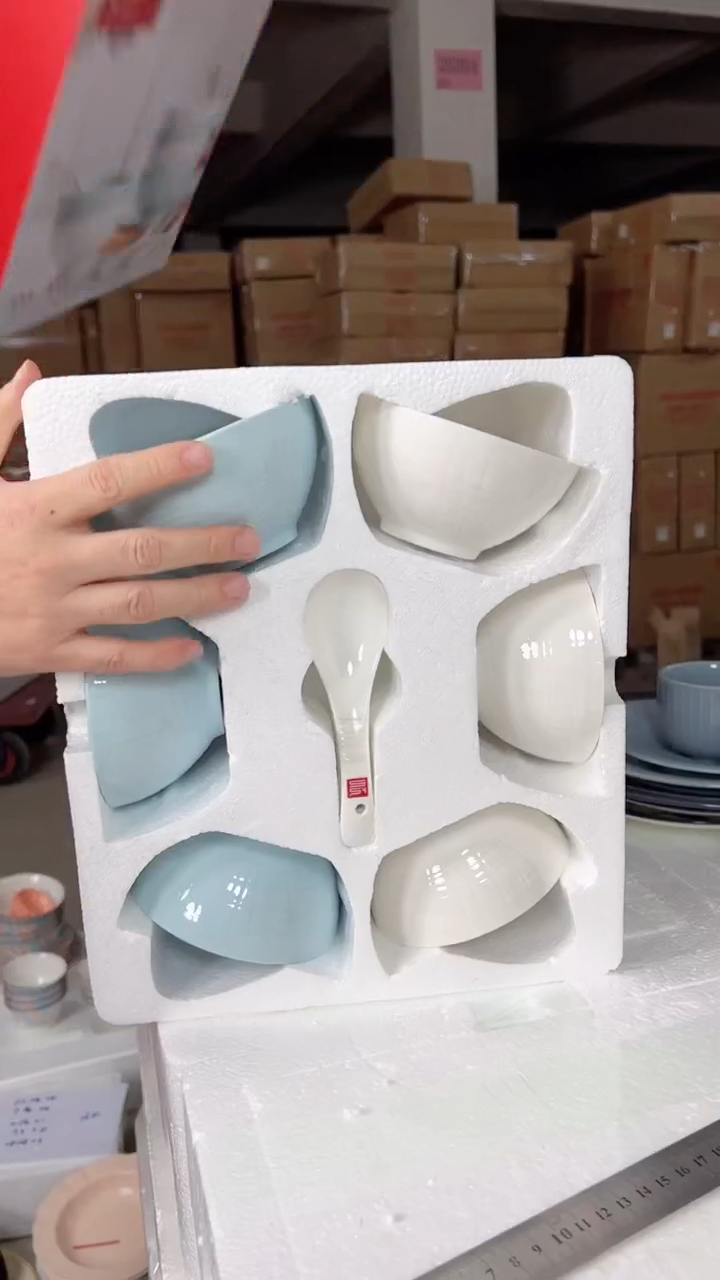 【闪购商品】顺祥缤纷12头套装餐具（米罗）