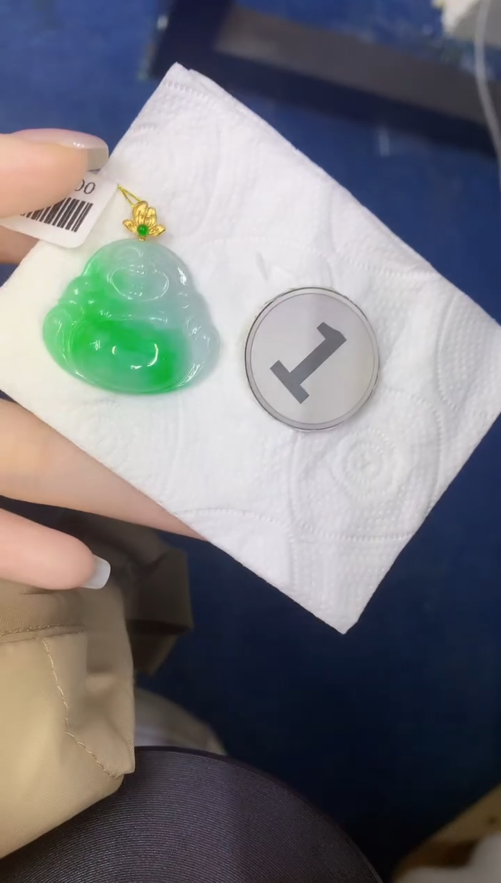 颈饰18K金镶嵌翡翠缅甸天然翡翠A货