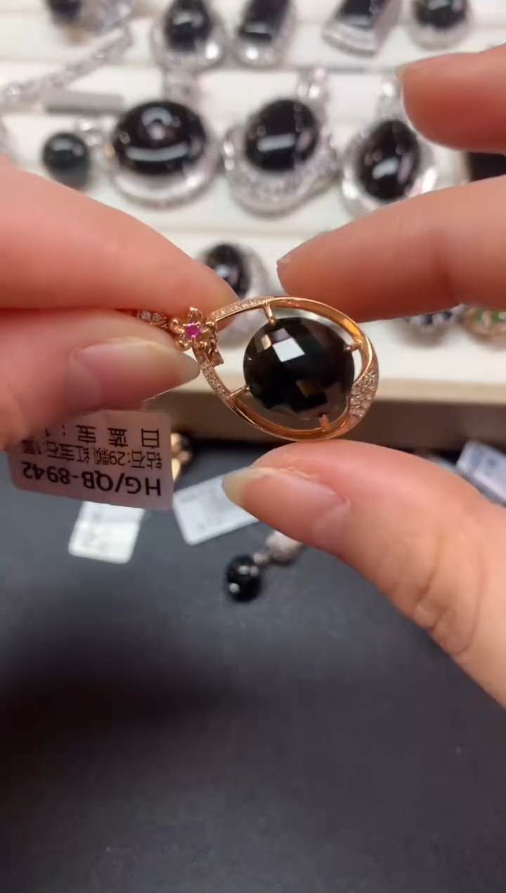 【闪购商品】翡翠吊坠(不含链)18K金镶嵌Z529|6500