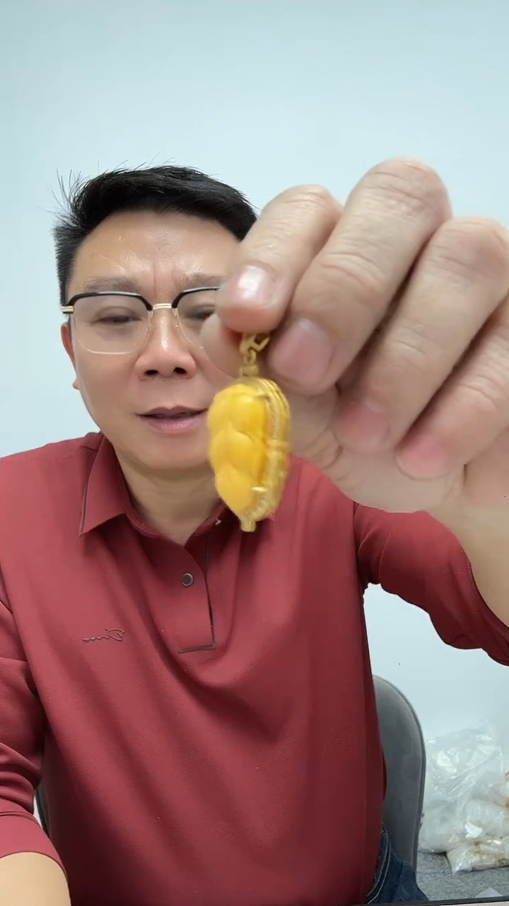 【闪购商品】琥珀裸石未镶嵌70天然蜜蜡（有瑕介意勿拍）