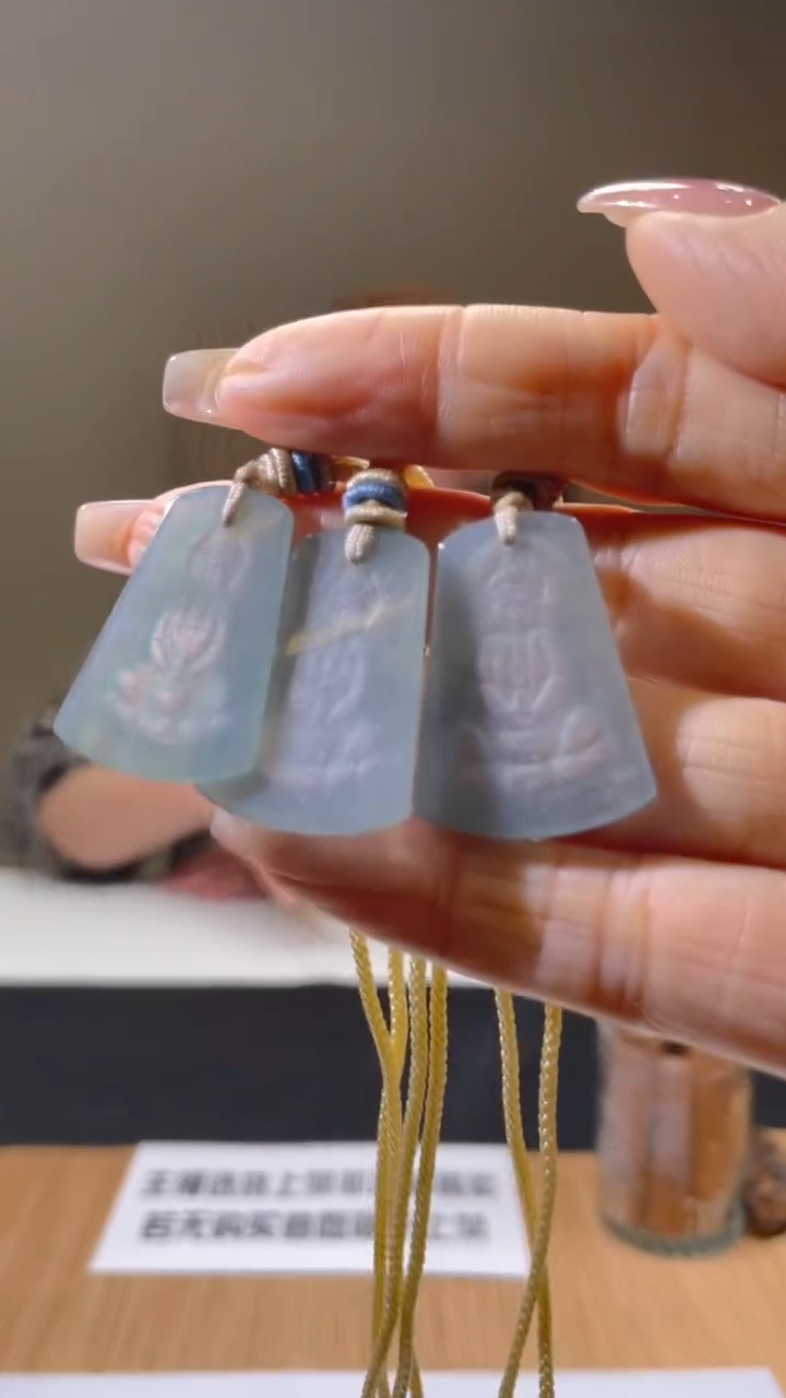 【闪购商品】翡翠套链未镶嵌00071125-多样性发货发其一