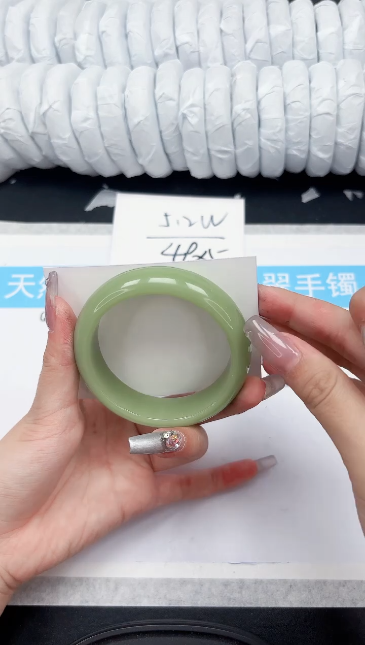 【闪购商品】石英质玉手镯未镶嵌697-58.8