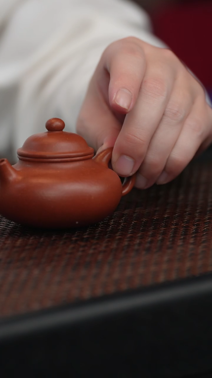 【闪购商品】宜兴紫砂原矿半手90cc容天