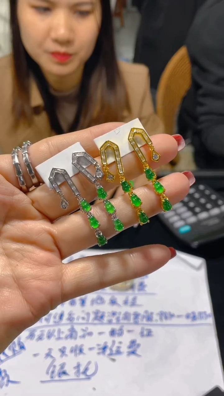 【闪购商品】定制翡翠未镶嵌天然A货翡翠多样性发货拍一发一