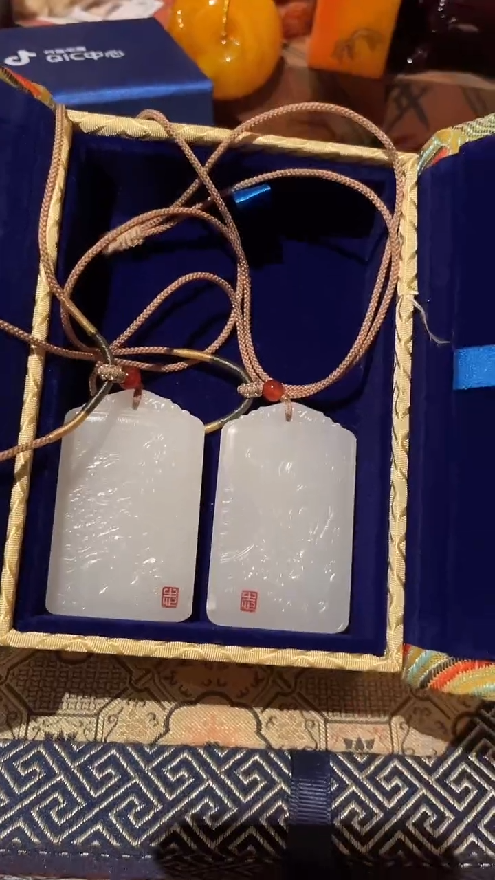 和田玉未镶嵌挂件和龙凤