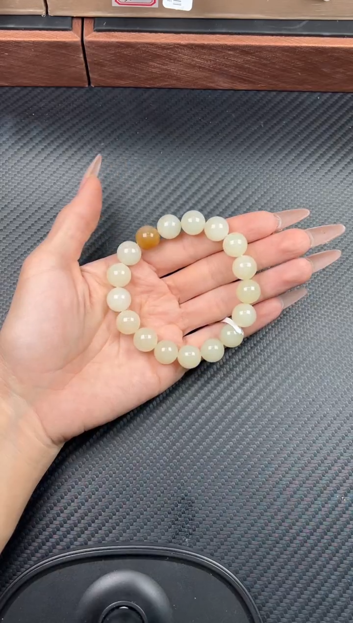 未镶嵌手串和田玉且末金山微色差卡12