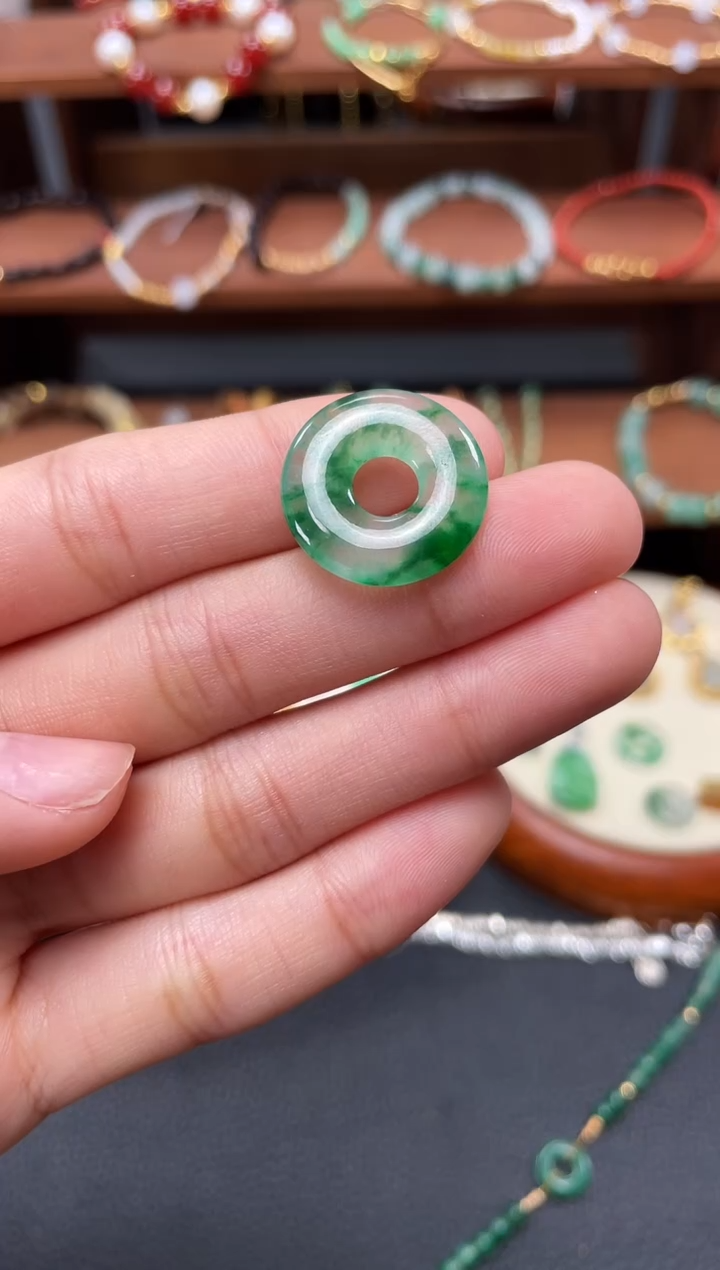 【闪购商品】翡翠吊坠(不含链)未镶嵌一个  JK722