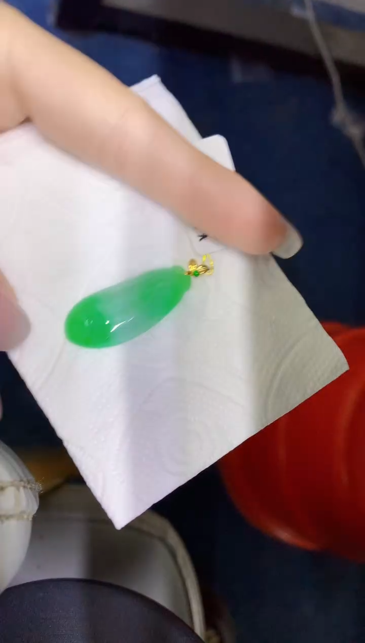 颈饰18K金镶嵌翡翠缅甸天然翡翠A货