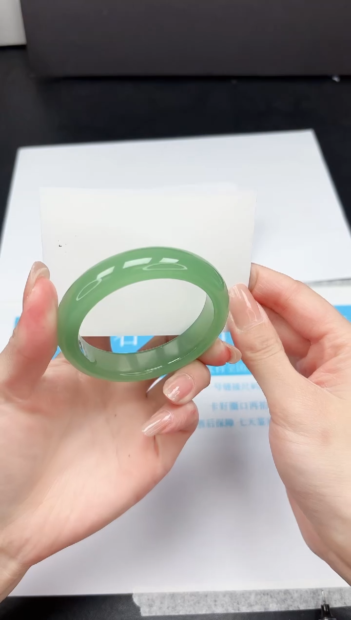 【闪购商品】石英质玉手镯未镶嵌251-57