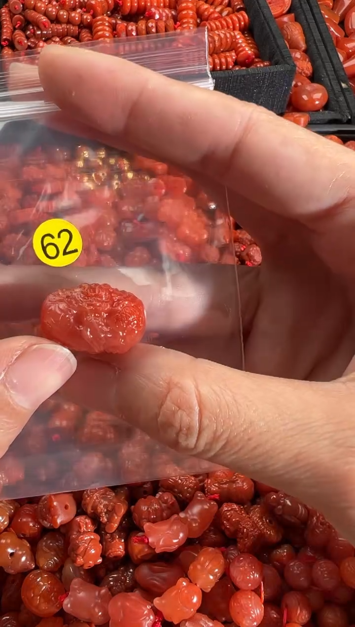 【闪购商品】南红玛瑙颈饰未镶嵌1