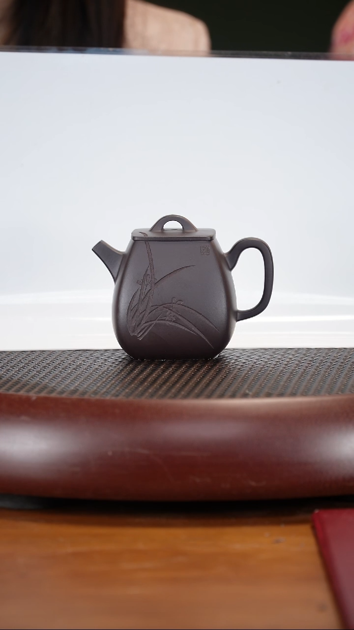茶壶紫砂26ZCP四方汉瓦 黑墩头160cc