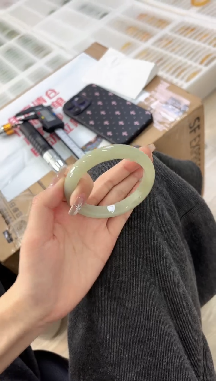 未镶嵌手镯石英质玉94-58D