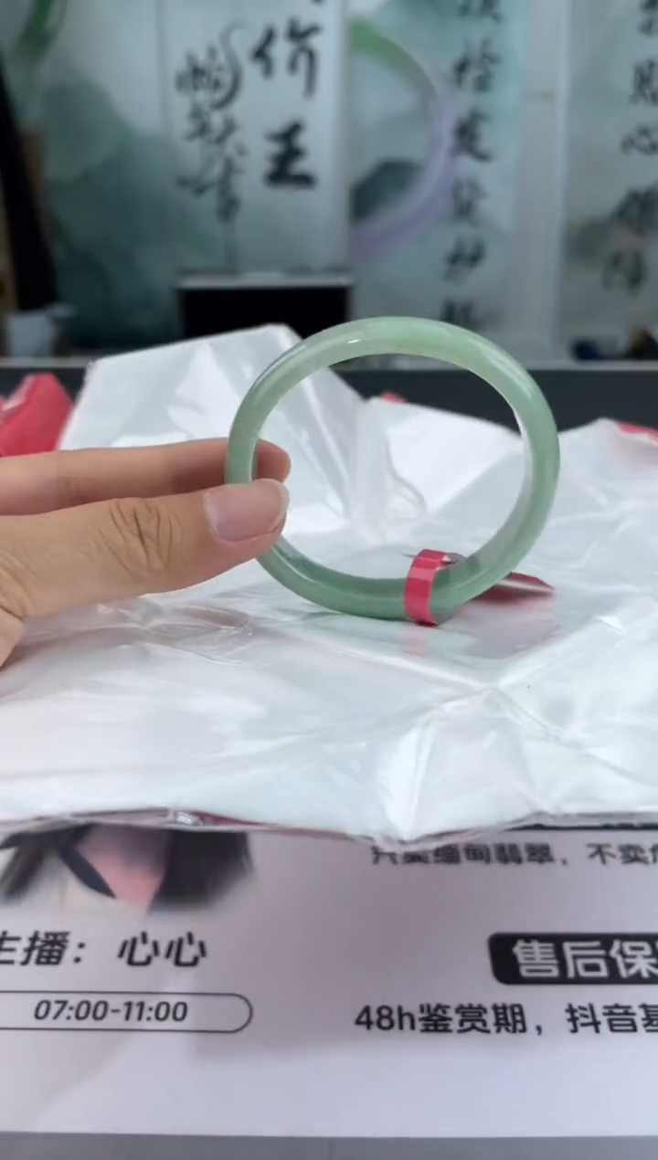 翡翠未镶嵌手镯12翡翠手镯