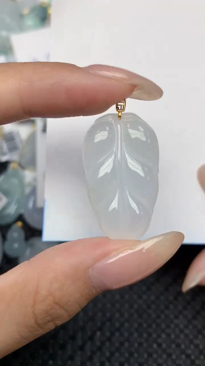 翡翠18K金镶嵌颈饰天然翡翠a货