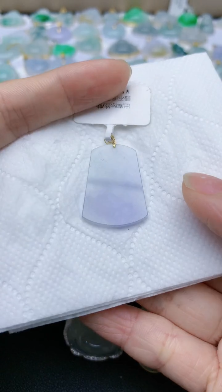 翡翠18K金镶嵌颈饰天然缅甸A货翡翠