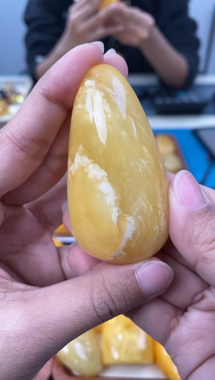 【闪购商品】琥珀裸石未镶嵌天然琥珀蜜蜡水滴