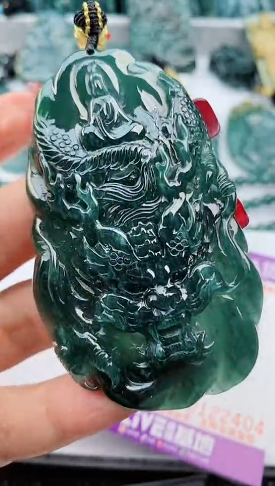 【闪购商品】翡翠颈饰未镶嵌             