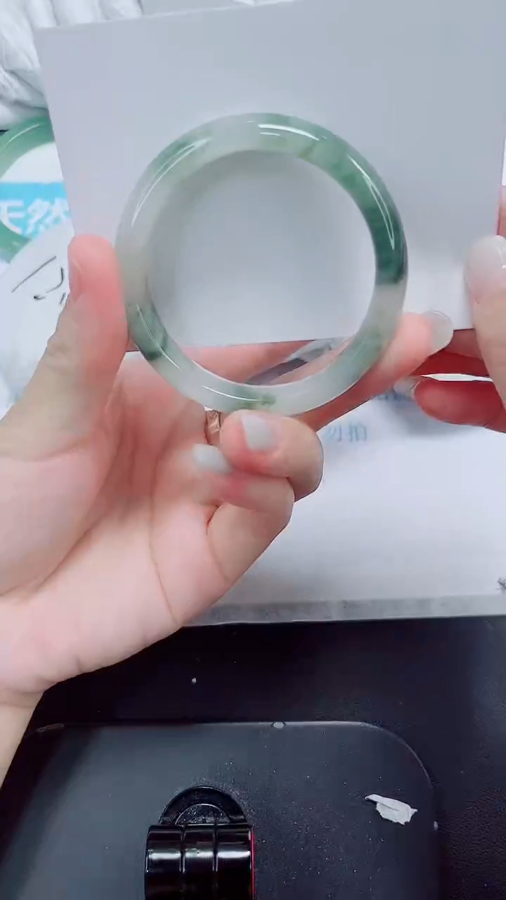 石英质玉手镯未镶嵌73/51