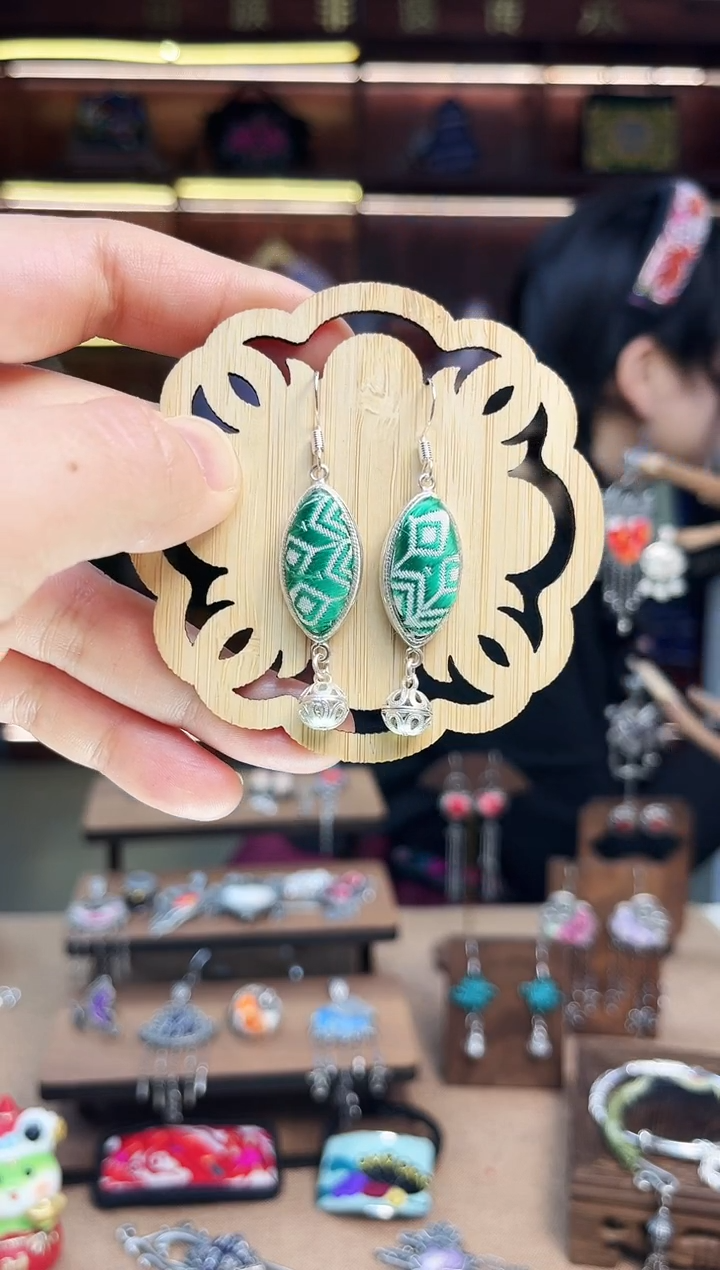 【闪购商品】织绣1612黔东南苗族刺绣