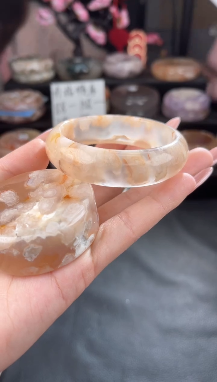 【闪购商品】石英质玉手镯未镶嵌53