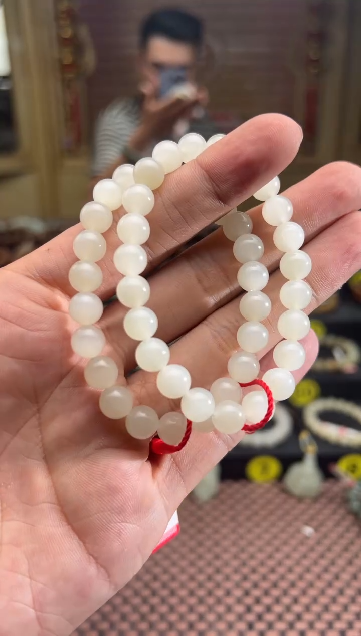 手串未镶嵌和田玉于田料白玉手串卡8（有隐裂）