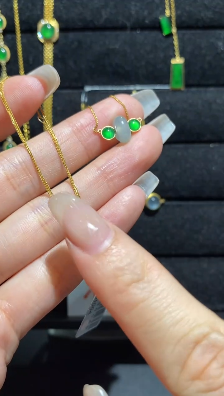 【闪购商品】翡翠颈饰18K金镶嵌套链