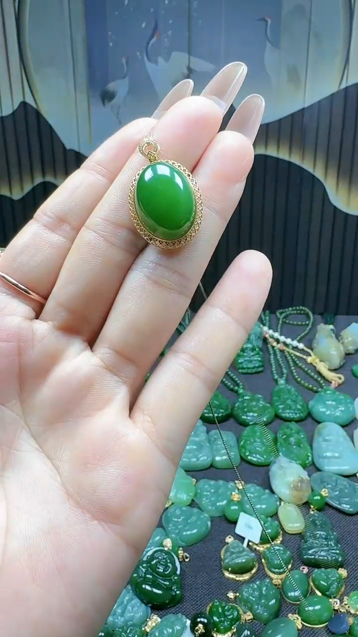 【闪购商品】和田玉挂件18K金镶嵌1