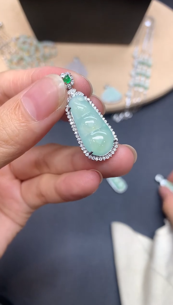 【闪购商品】翡翠吊坠(不含链)银S925镶嵌福豆【多样性发其一】