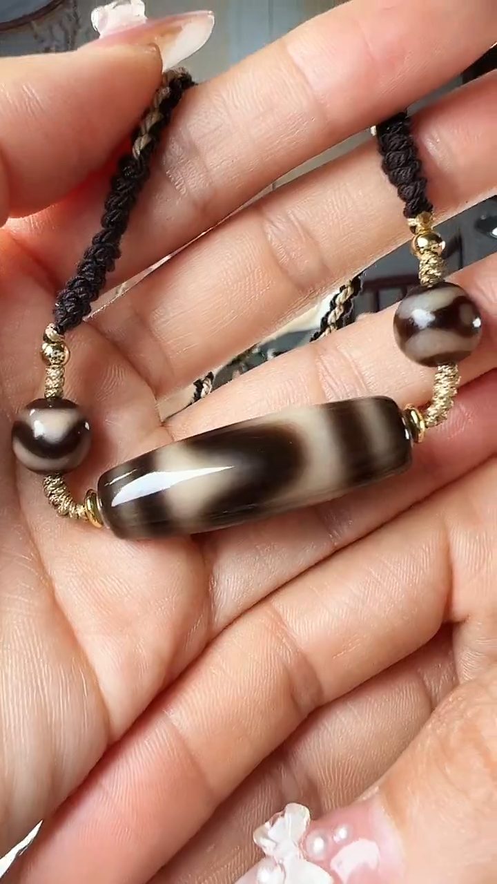 【闪购商品】玛瑙/玉髓颈饰未镶嵌虎牙