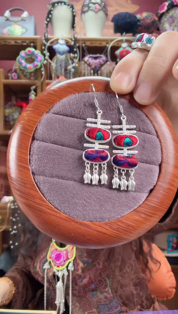 刺绣耳环111甜甜家