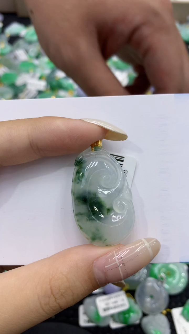 颈饰18K金镶嵌翡翠天然缅甸翡翠A货