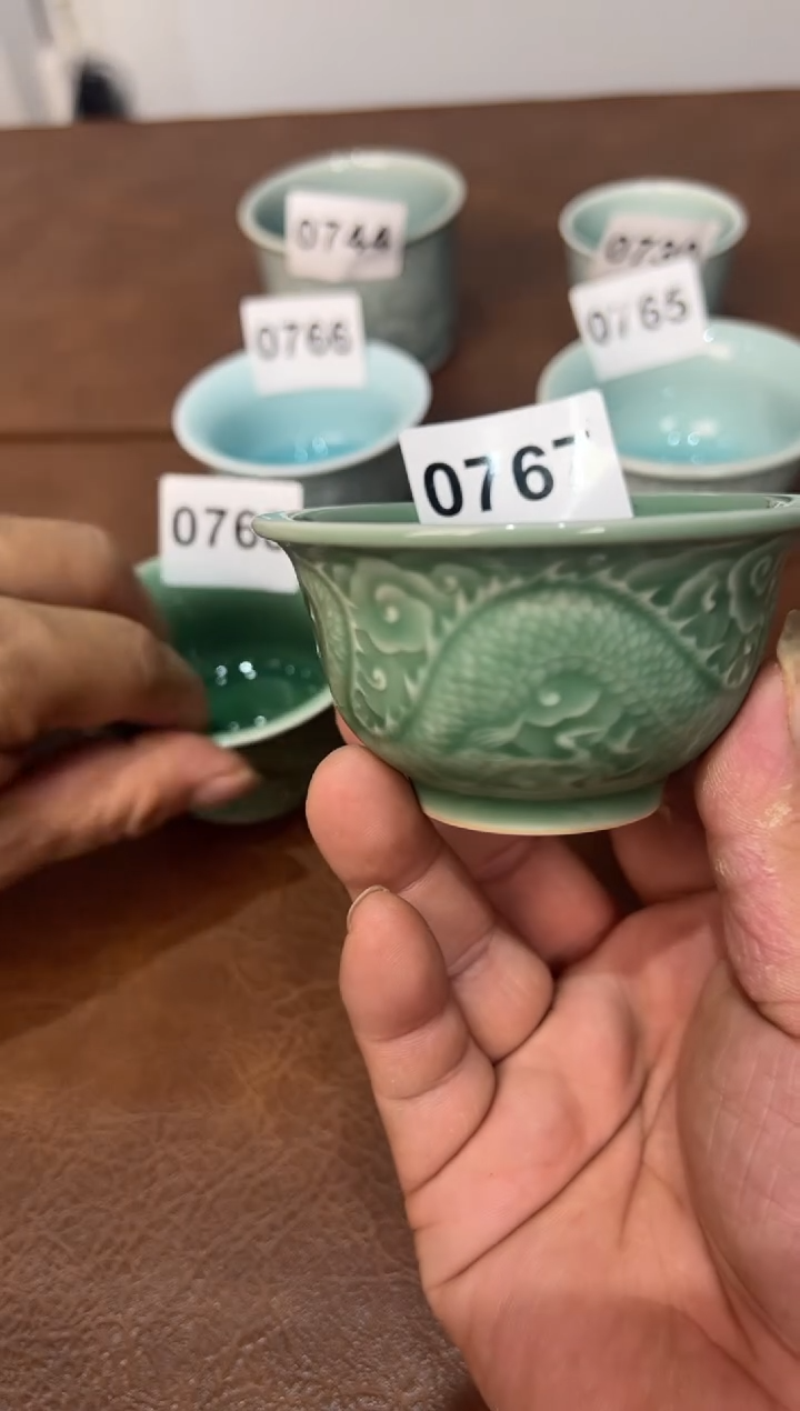 梅子青压手杯龙泉青瓷