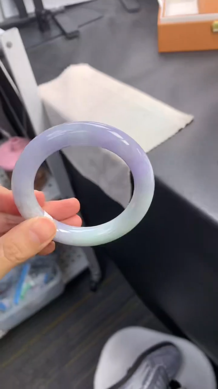 未镶嵌手镯（圆镯）翡翠退货需手镯吊牌标签完好