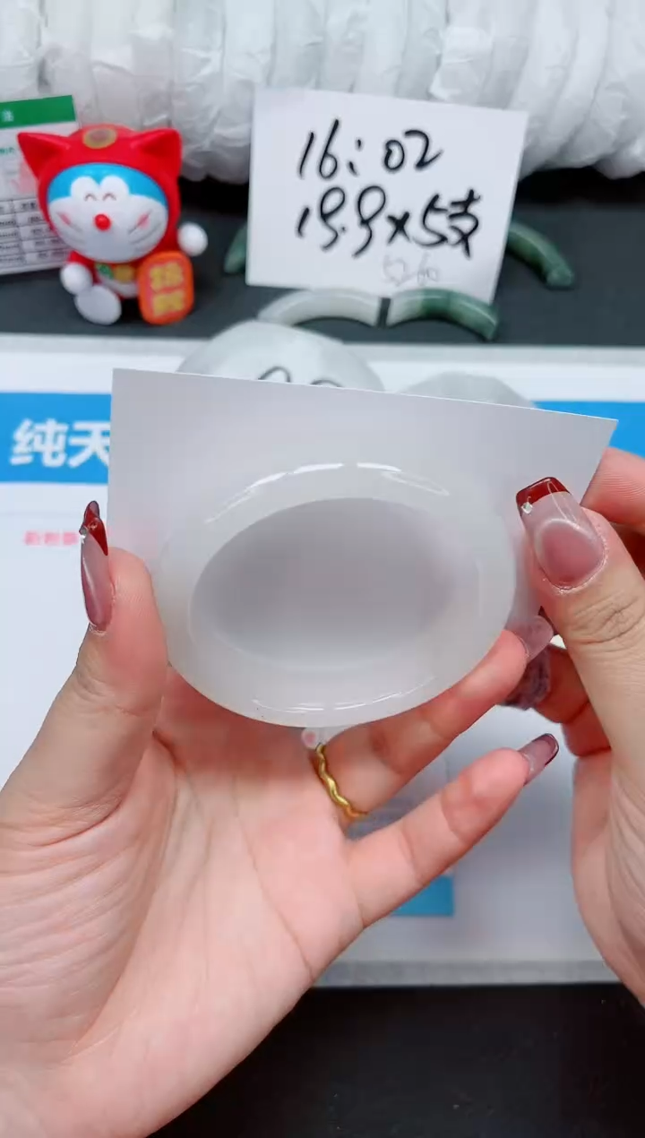 【闪购商品】石英质玉手镯未镶嵌54