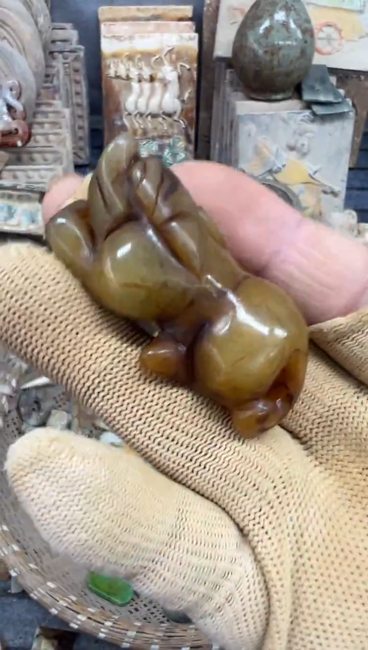 未镶嵌和田玉（糖玉）挂件1111