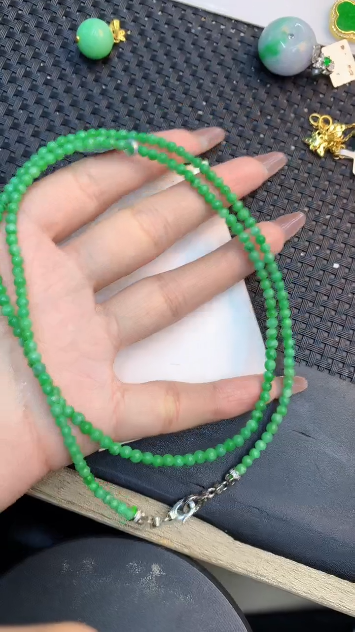 颈饰未镶嵌翡翠1