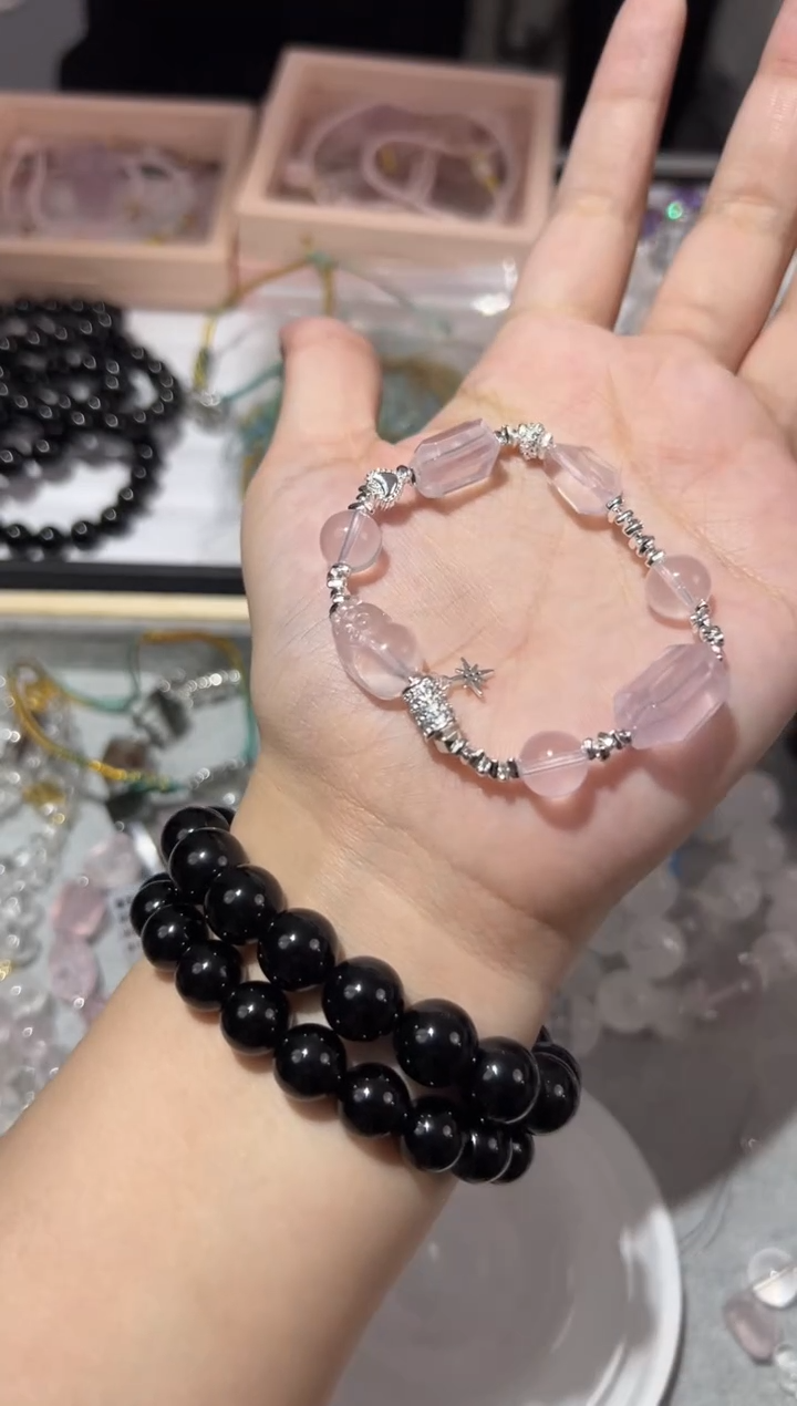 【闪购商品】芙蓉石手串未镶嵌莫粉随型貔貅手串