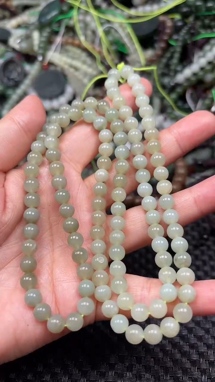 和田玉未镶嵌颈饰1