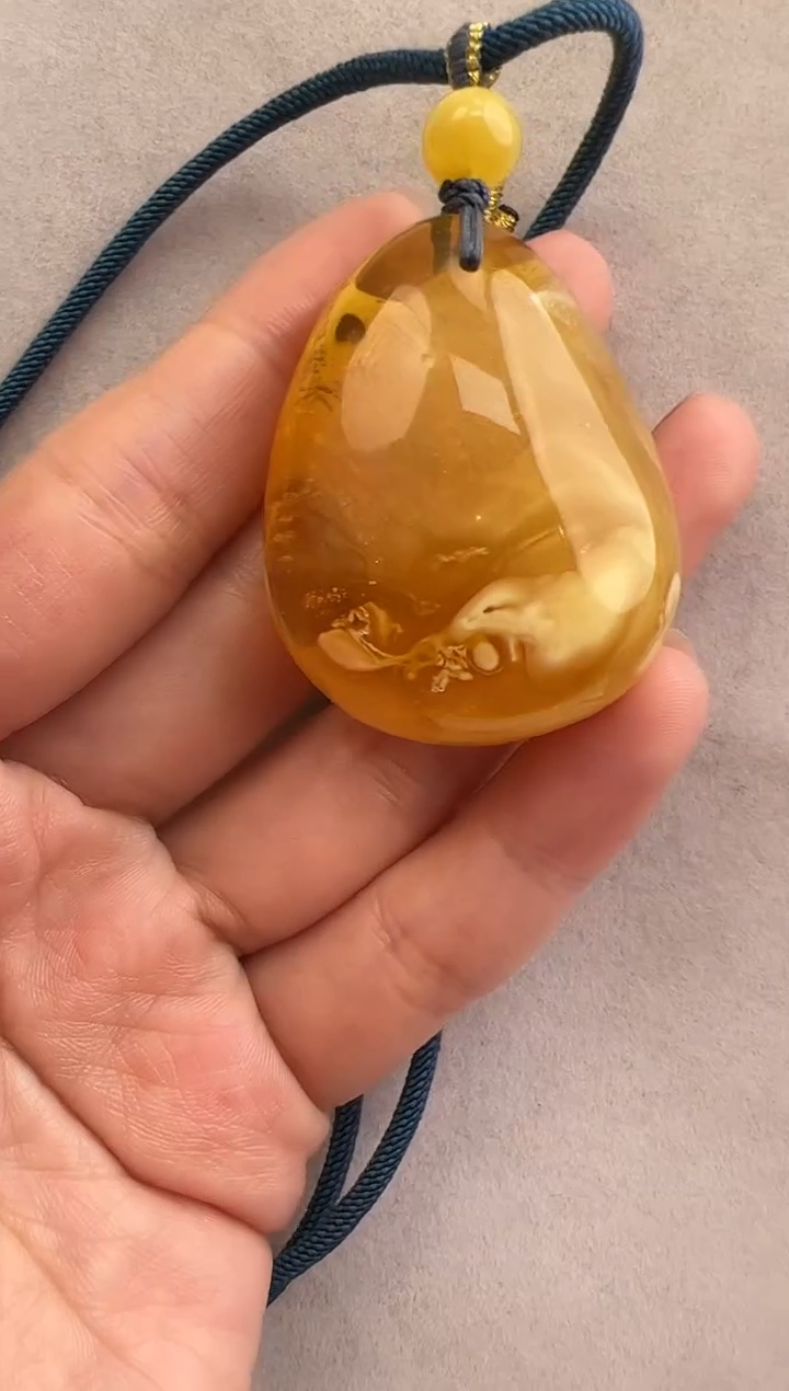 【闪购商品】琥珀裸石未镶嵌10208229-吊坠