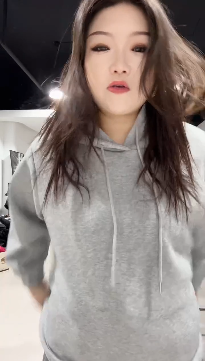 927-灰色套装·········