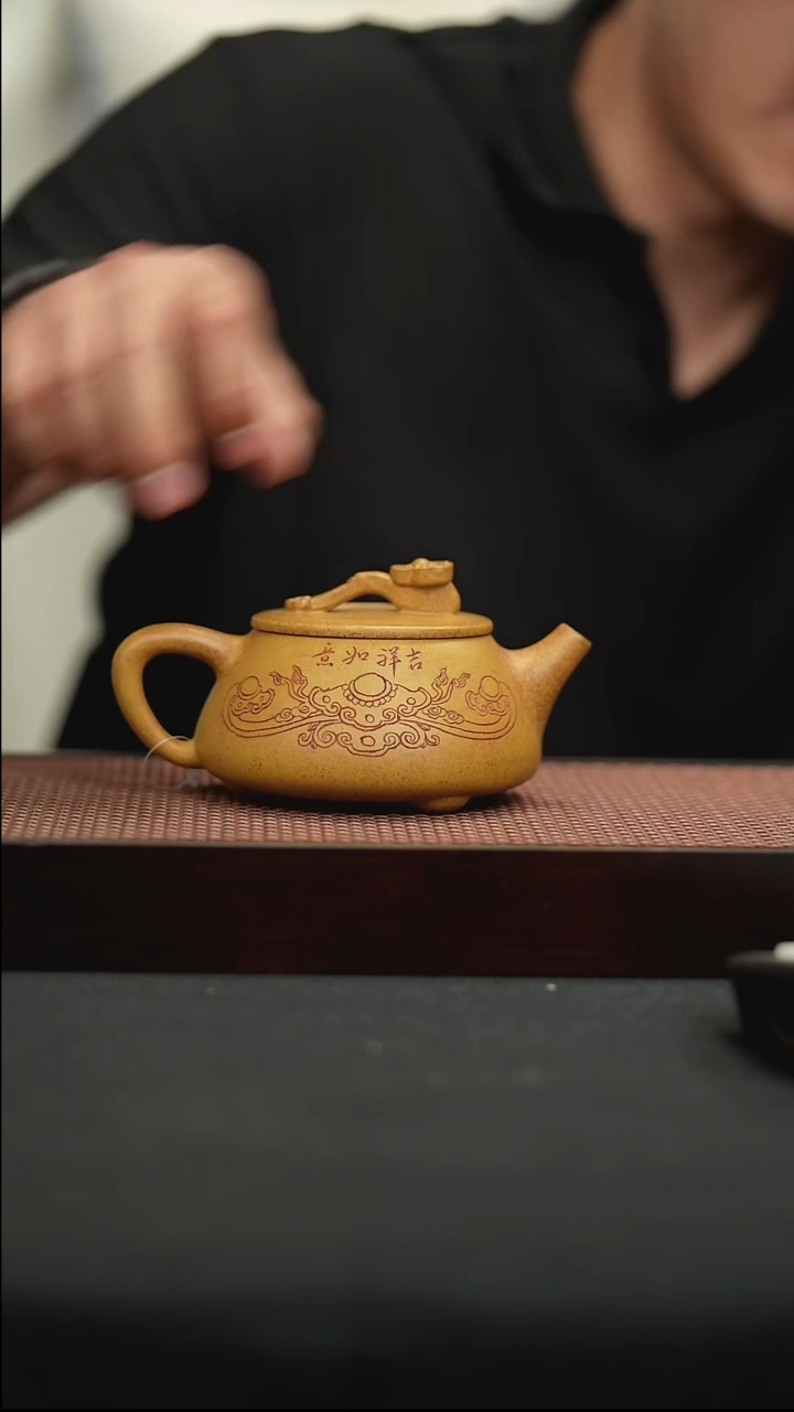 茶壶紫砂龙骨金砂刻绘如意石瓢壶