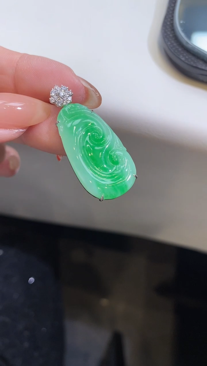 吊坠(不含链)18K金镶嵌翡翠中****柜如意