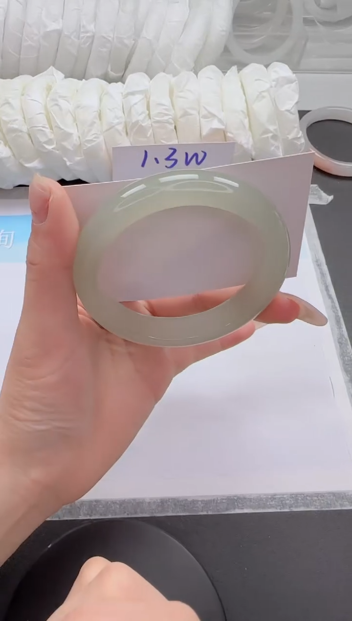 石英质玉手镯未镶嵌284-59.4