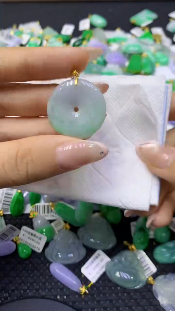 颈饰未镶嵌翡翠天然缅甸翡翠A货