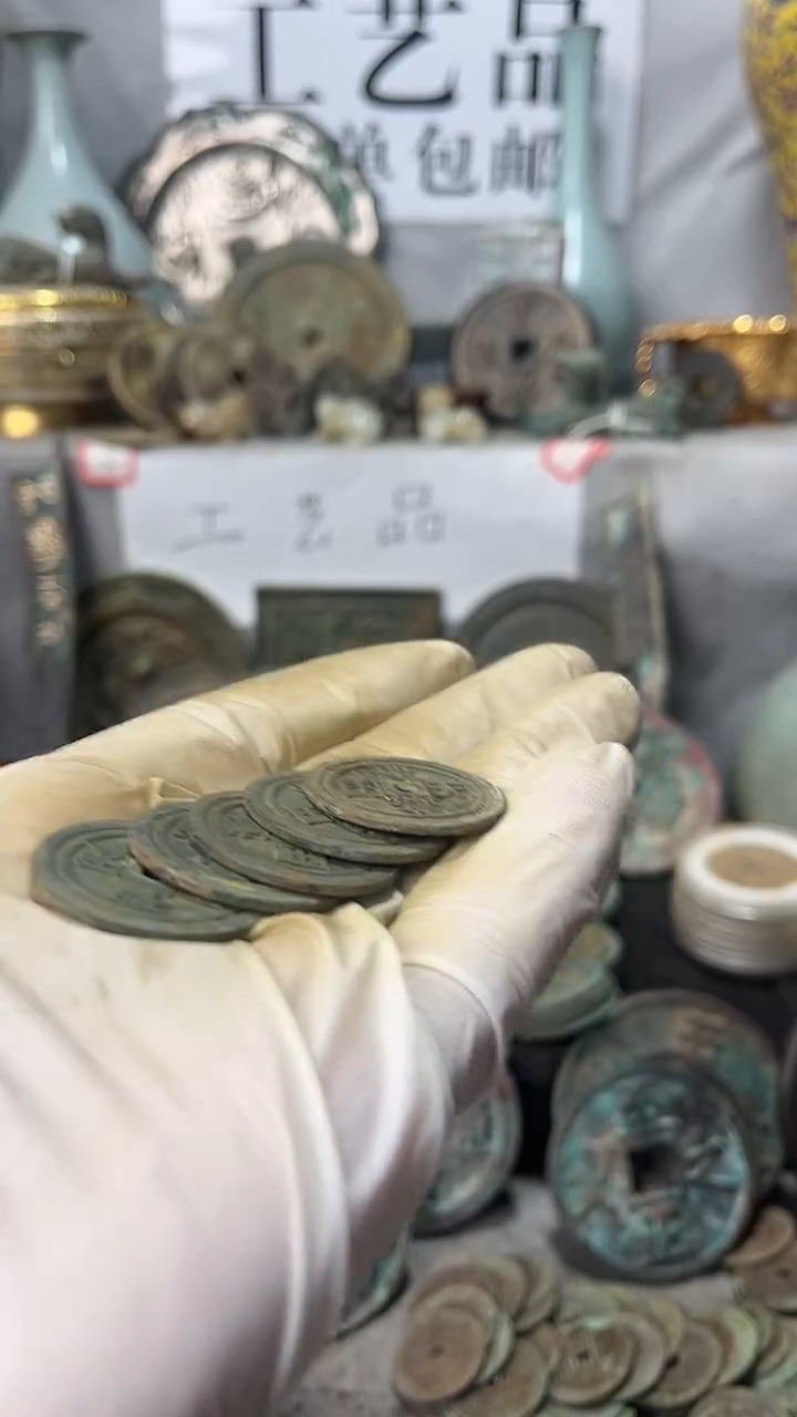 左****锹现代文创钥匙扣工艺品